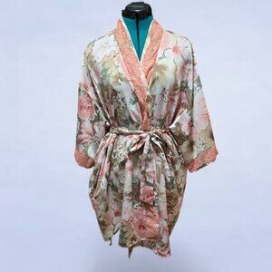 La Vie En Rose Textured‎ Satin Robe - Size Small